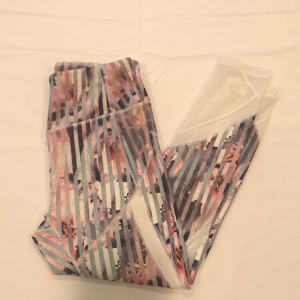 Calia by Carrie Underwood leggings